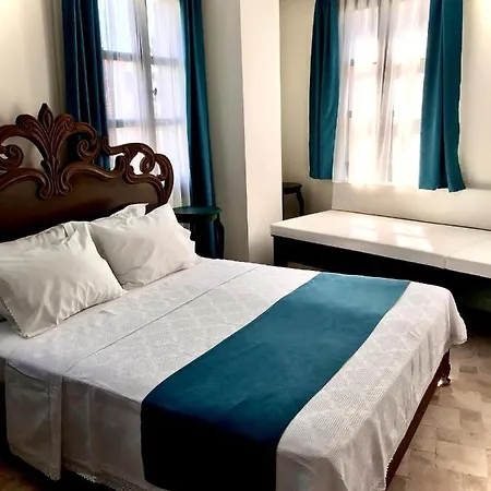 Otel Ayvalık Rebetiko *
