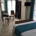 Hotel Rebetiko *